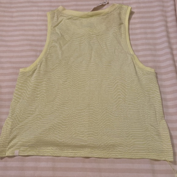 Lululemon train to be tank ripple wave bright yellow size 4. EUC - Picture 2 of 2